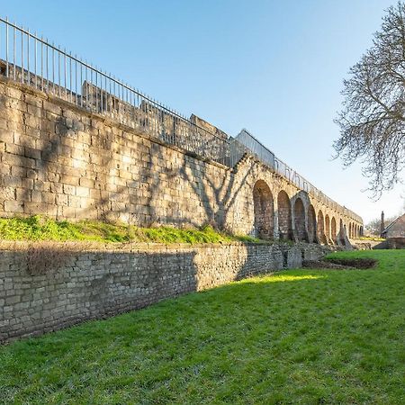 Apartmán Monkbar View York Exteriér fotografie